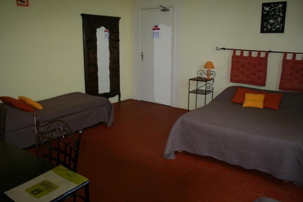 Auberge du Château Margon  Chambre photo